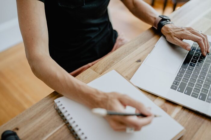 更换手机号或邮箱后，如何更新账号绑定信息？