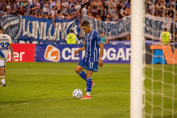 消费复苏明显，文旅与节庆经济持续升温