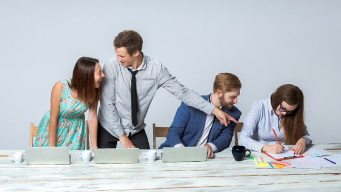 如何第一时间获取平台公告、赛事调整或活动通知？